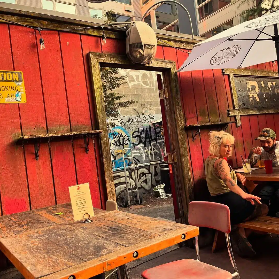 Linda's Tavern