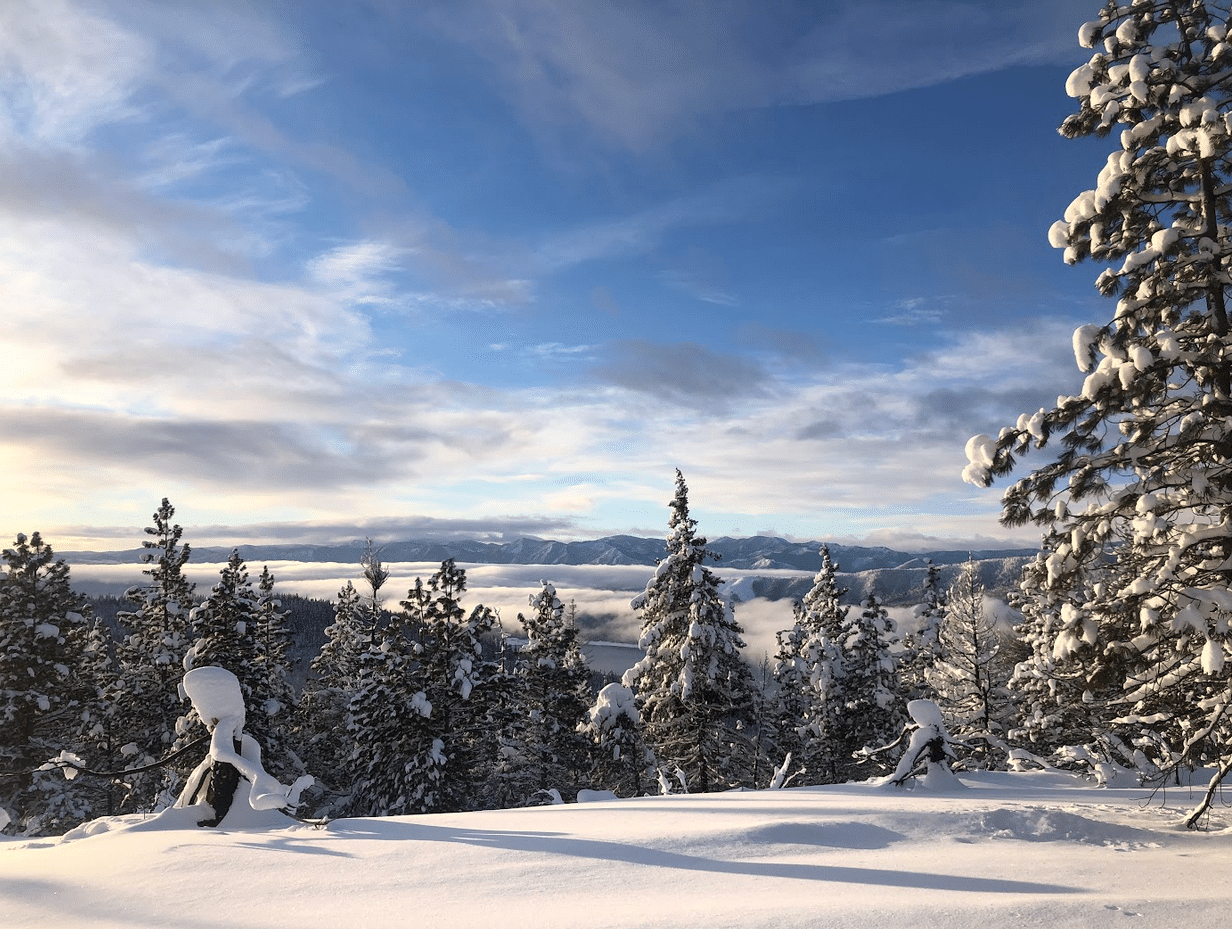 Snowmobile trail on Sasse Mountain Trail overlooking Cle Elum Lake