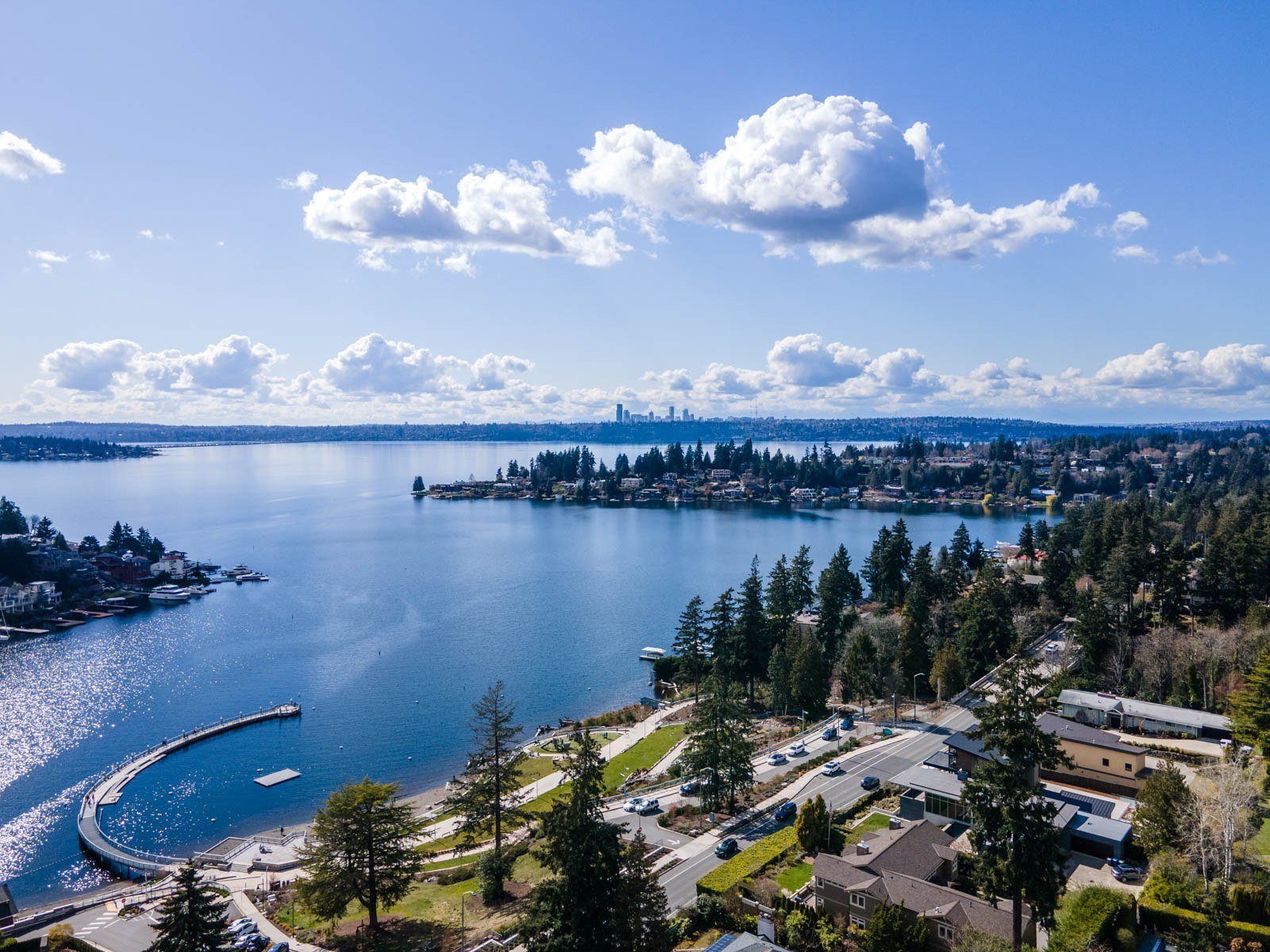 Meydenbauer Bay on a summer day